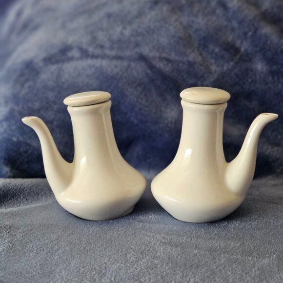 Set of 2 Vintage 3.5"‎ Handleless Miniature Syrup Soy Sauce Pitchers with Lids - Picture 1 of 7
